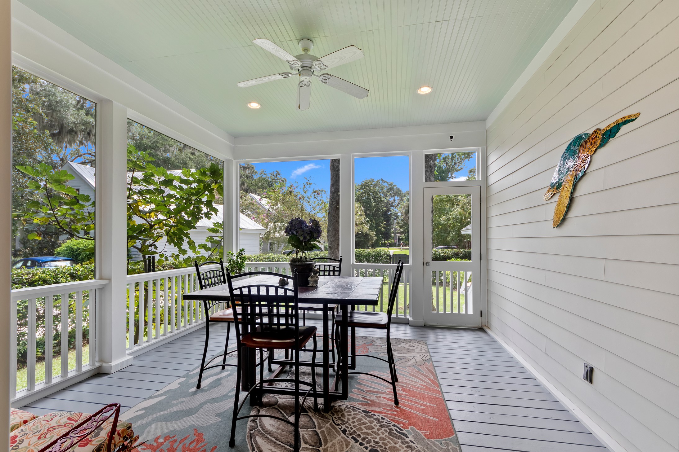 98 Ponvert - Screened Porch