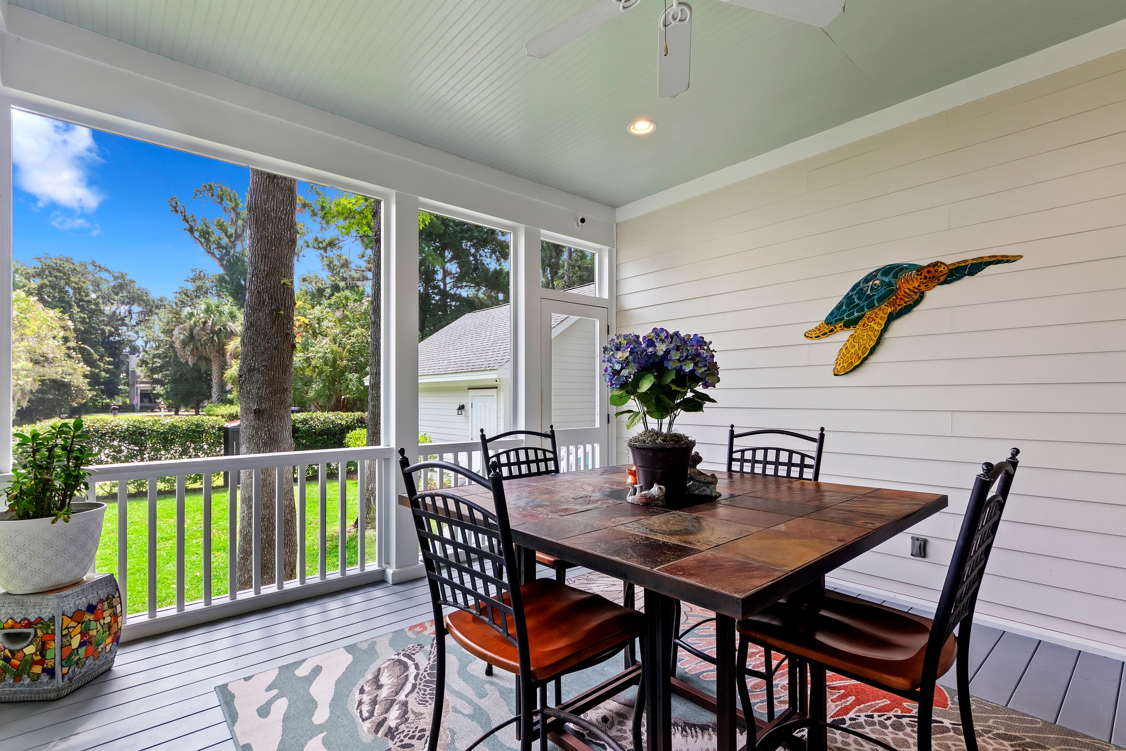 98 Ponvert - Screened Porch