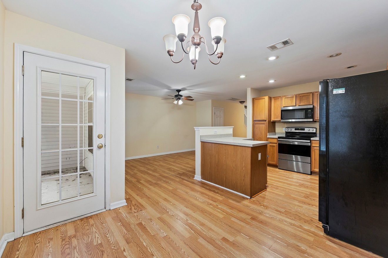 305 Cross Rd - Kitchen