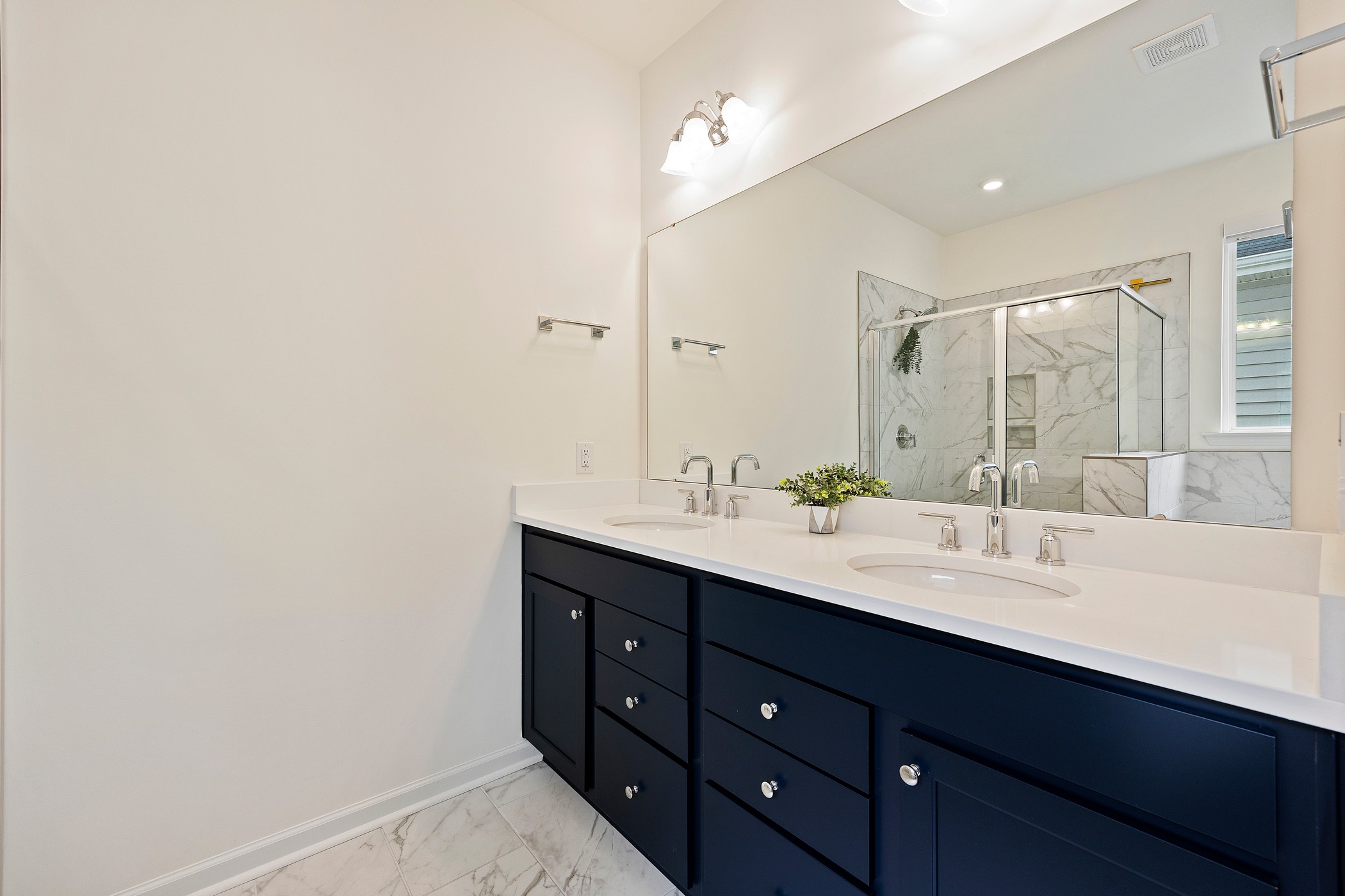 50 Hartwell - Bathroom