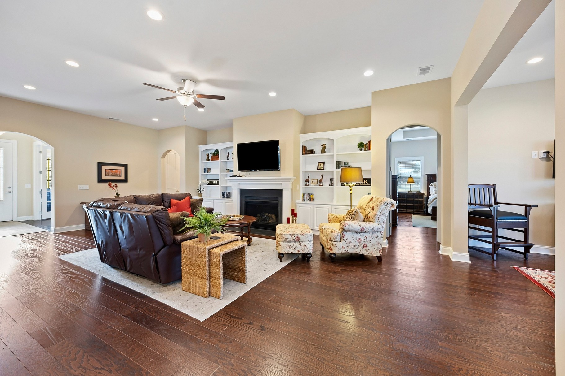 183 Club Way - living room