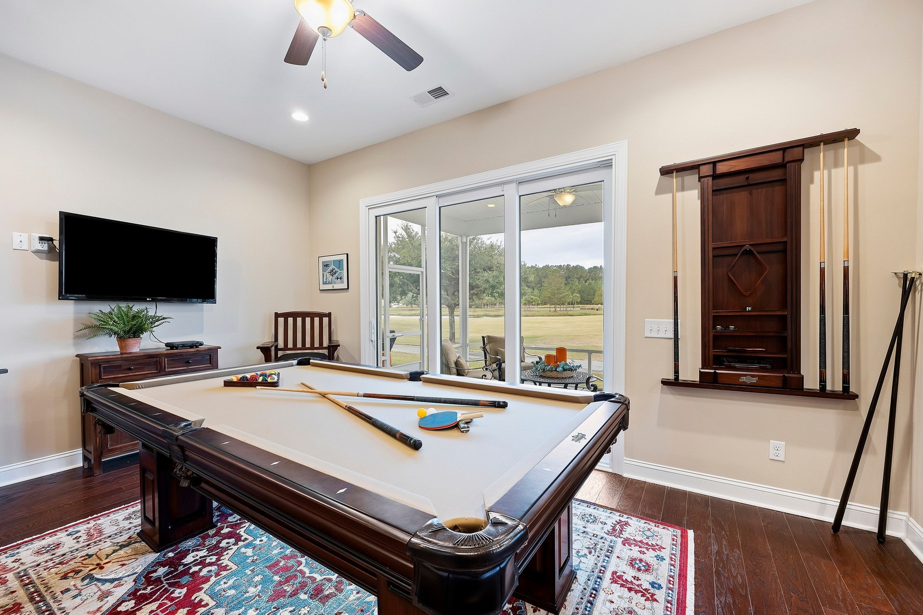 183 Club Way - game room