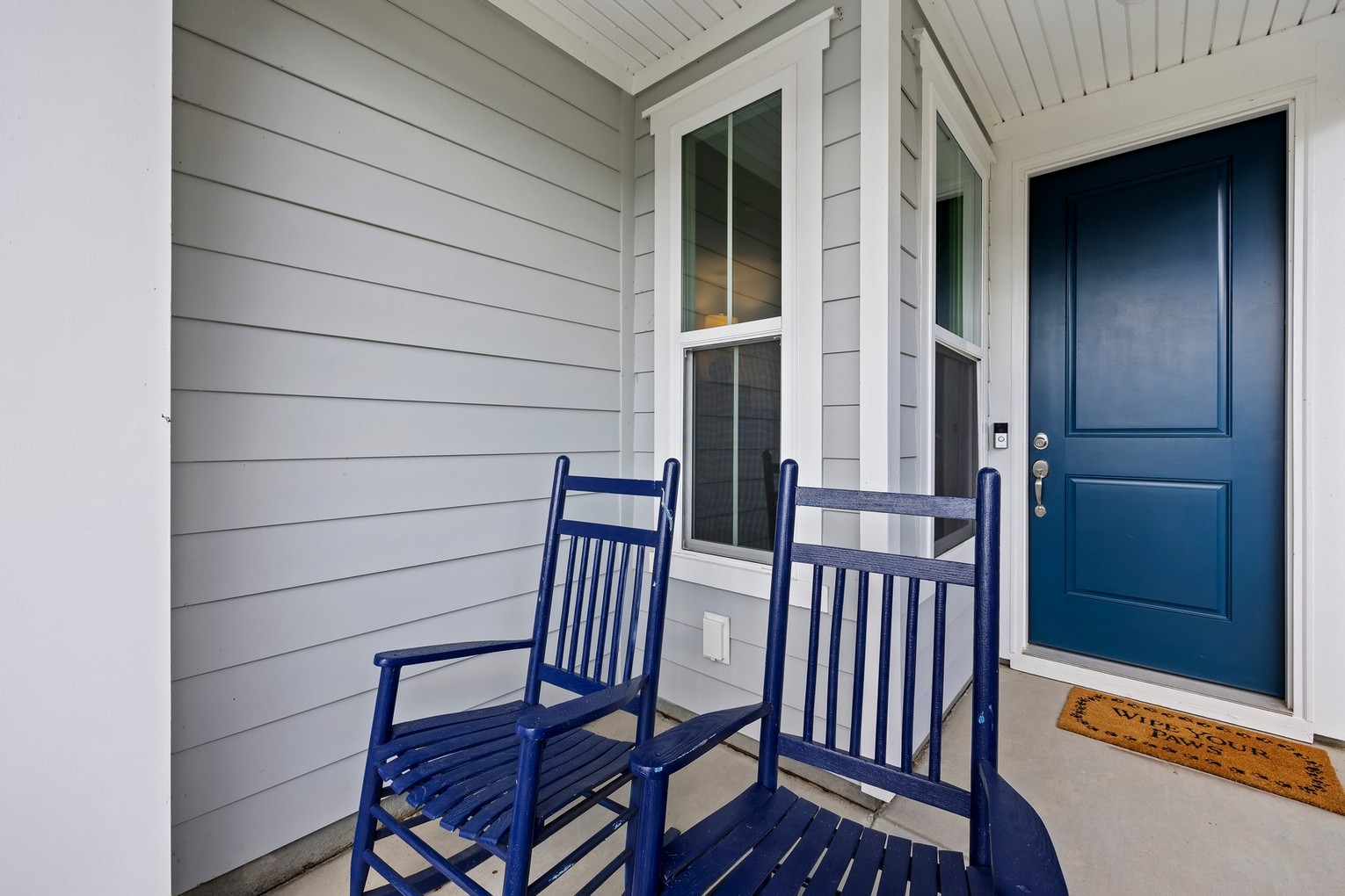 264 Aurora - front porch