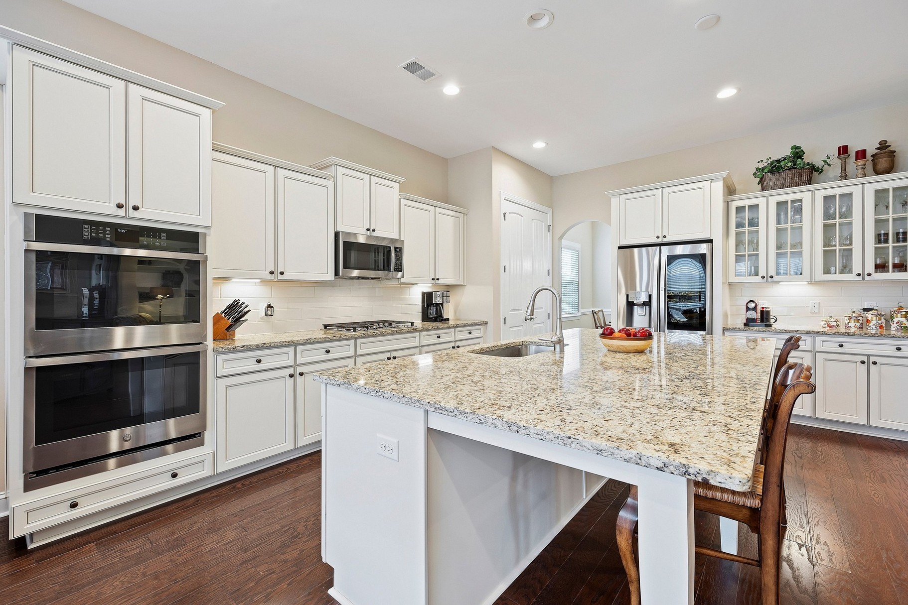 183 Club Way - kitchen