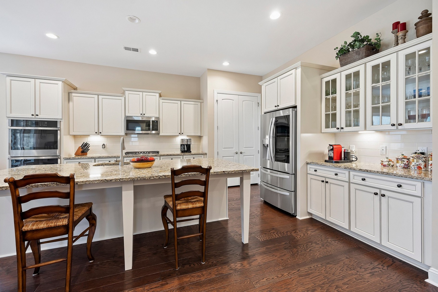 183 Club Way - kitchen