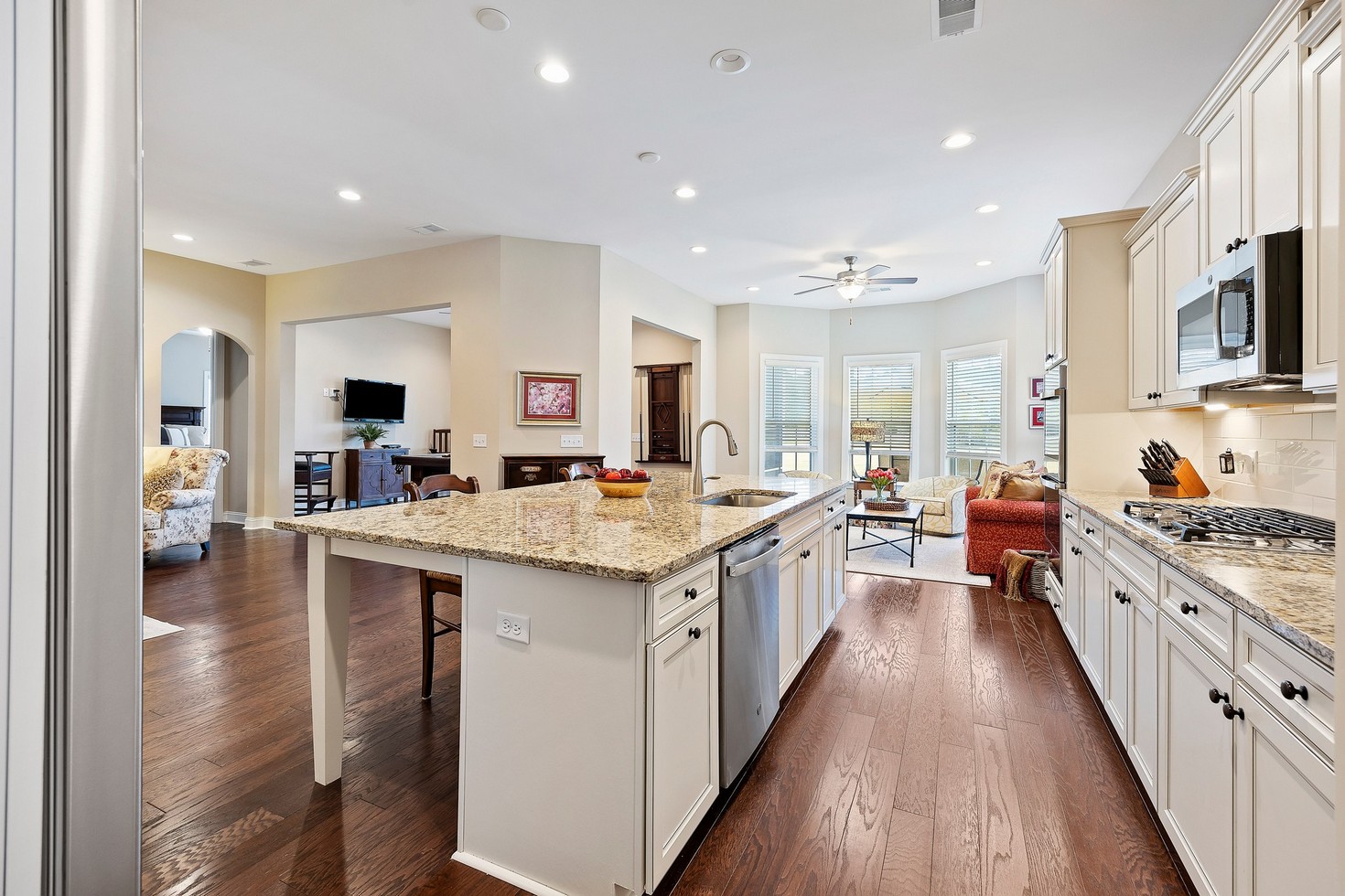 183 Club Way - kitchen