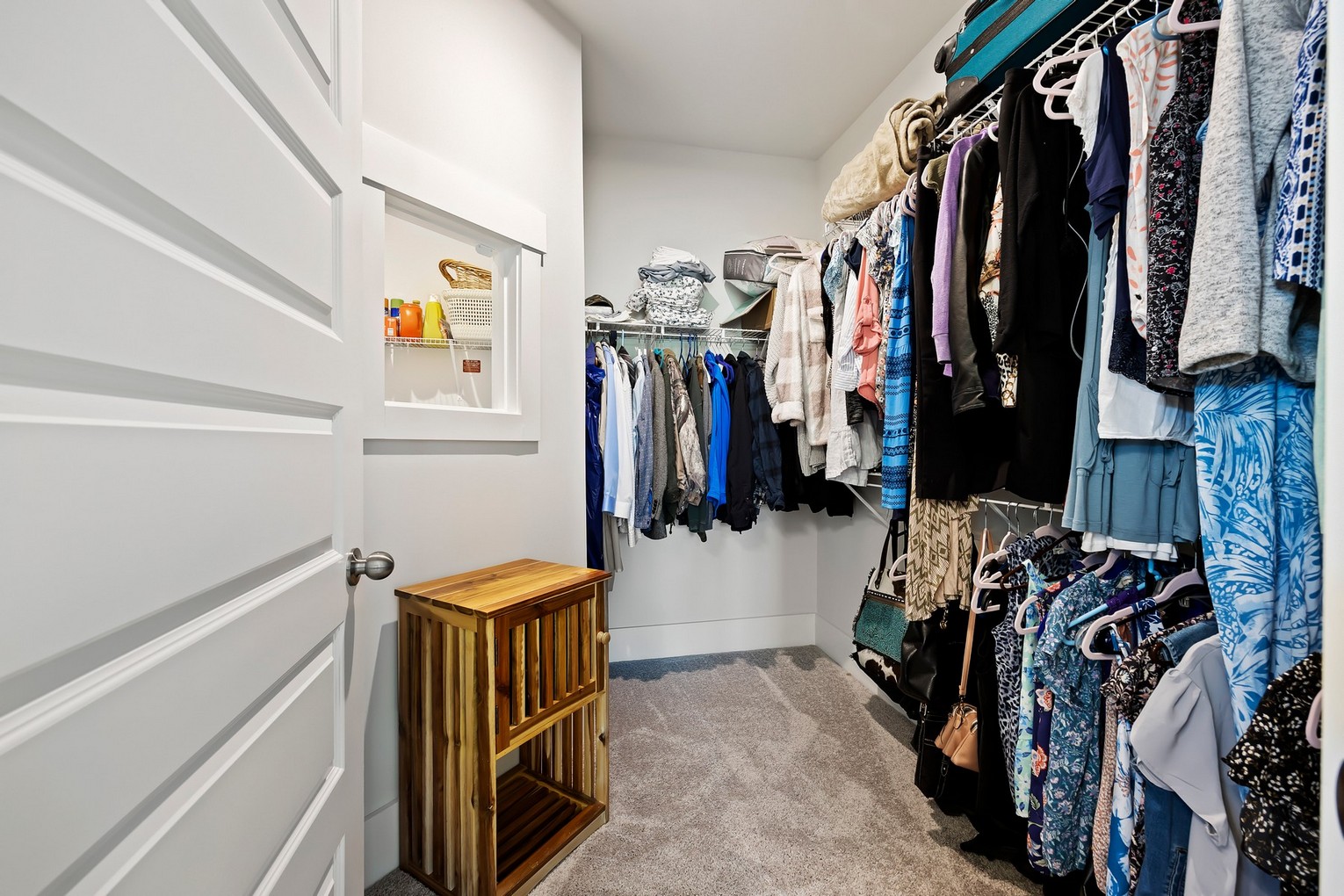 264 Aurora - closet