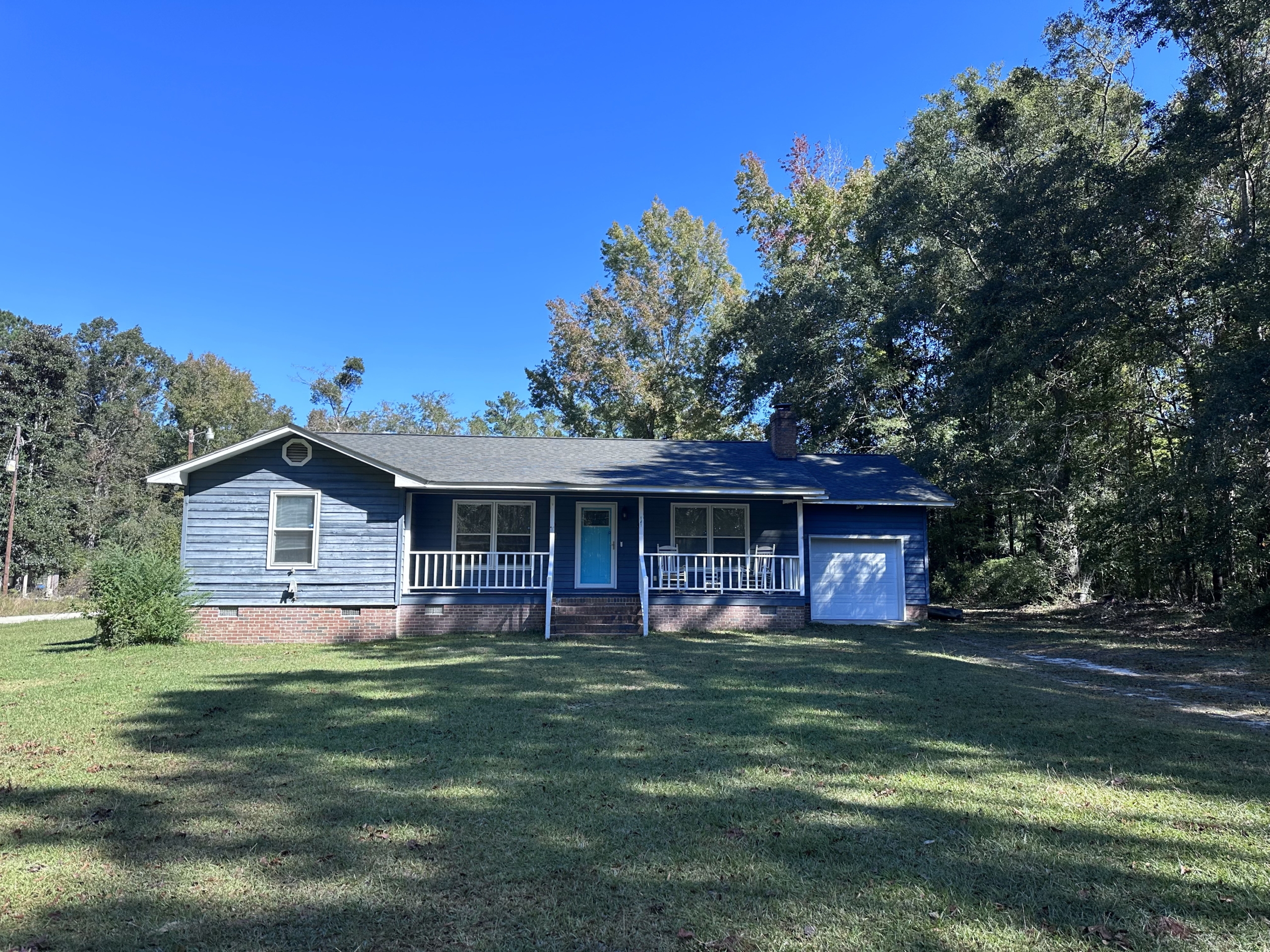 101 Jeanette - Front of Property