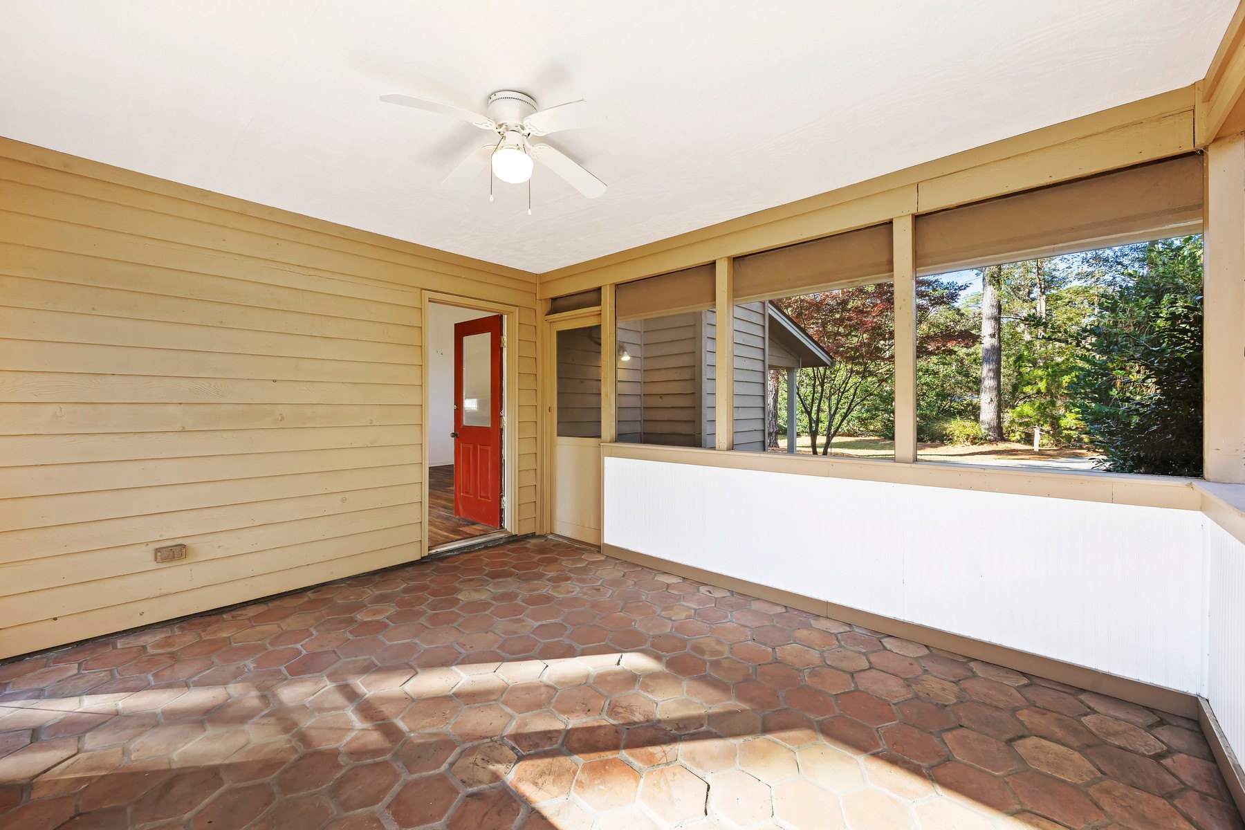 4 Lotus Ct - Sun Room