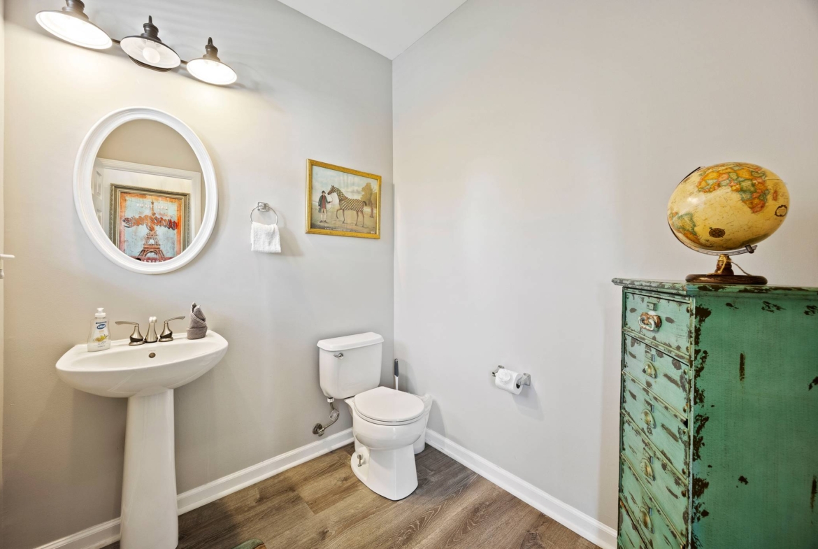 44 Water Tupelo - Bathroom