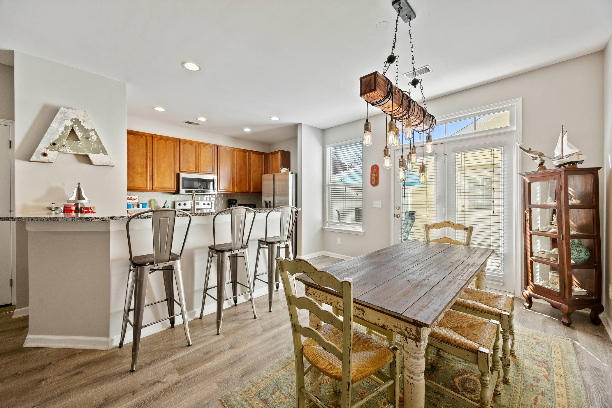 44 Water Tupelo - Dining Area