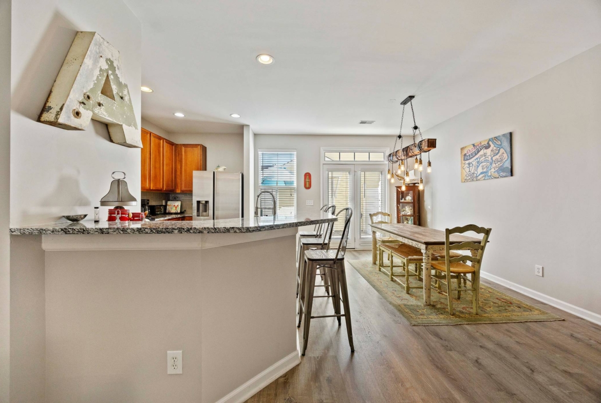 44 Water Tupelo - Dining Area