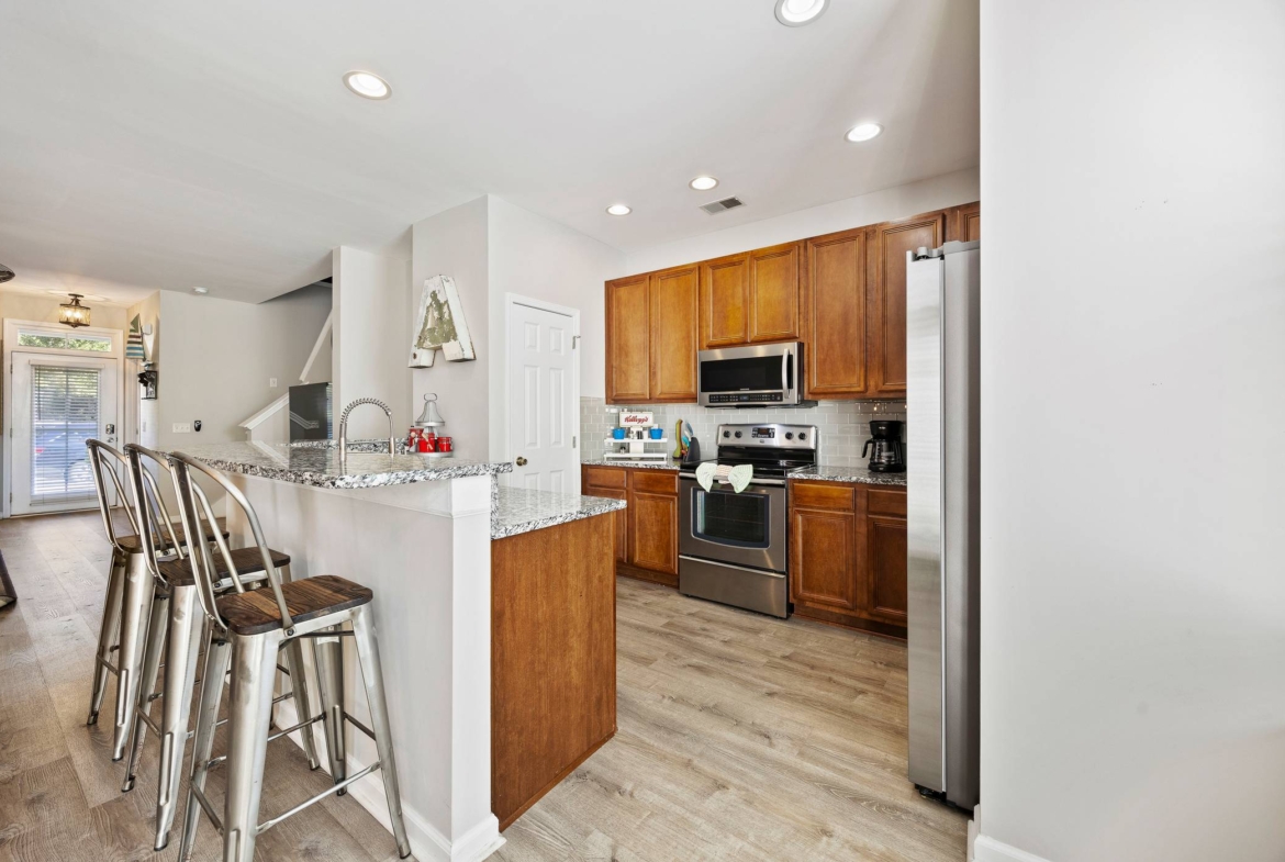 44 Water Tupelo - Kitchen