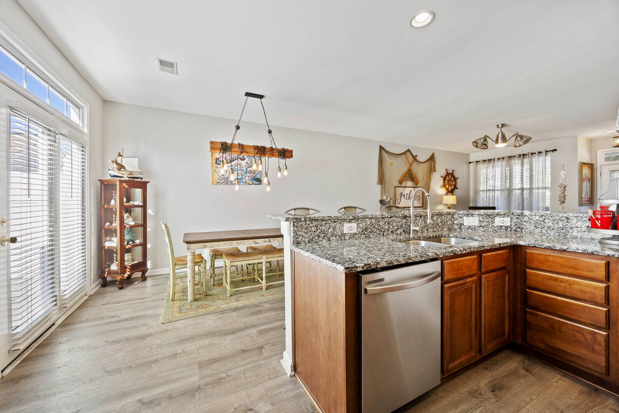 44 Water Tupelo - Kitchen