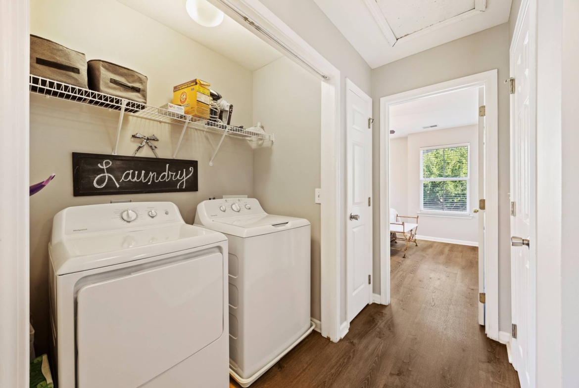 44 Water Tupelo - Laundry