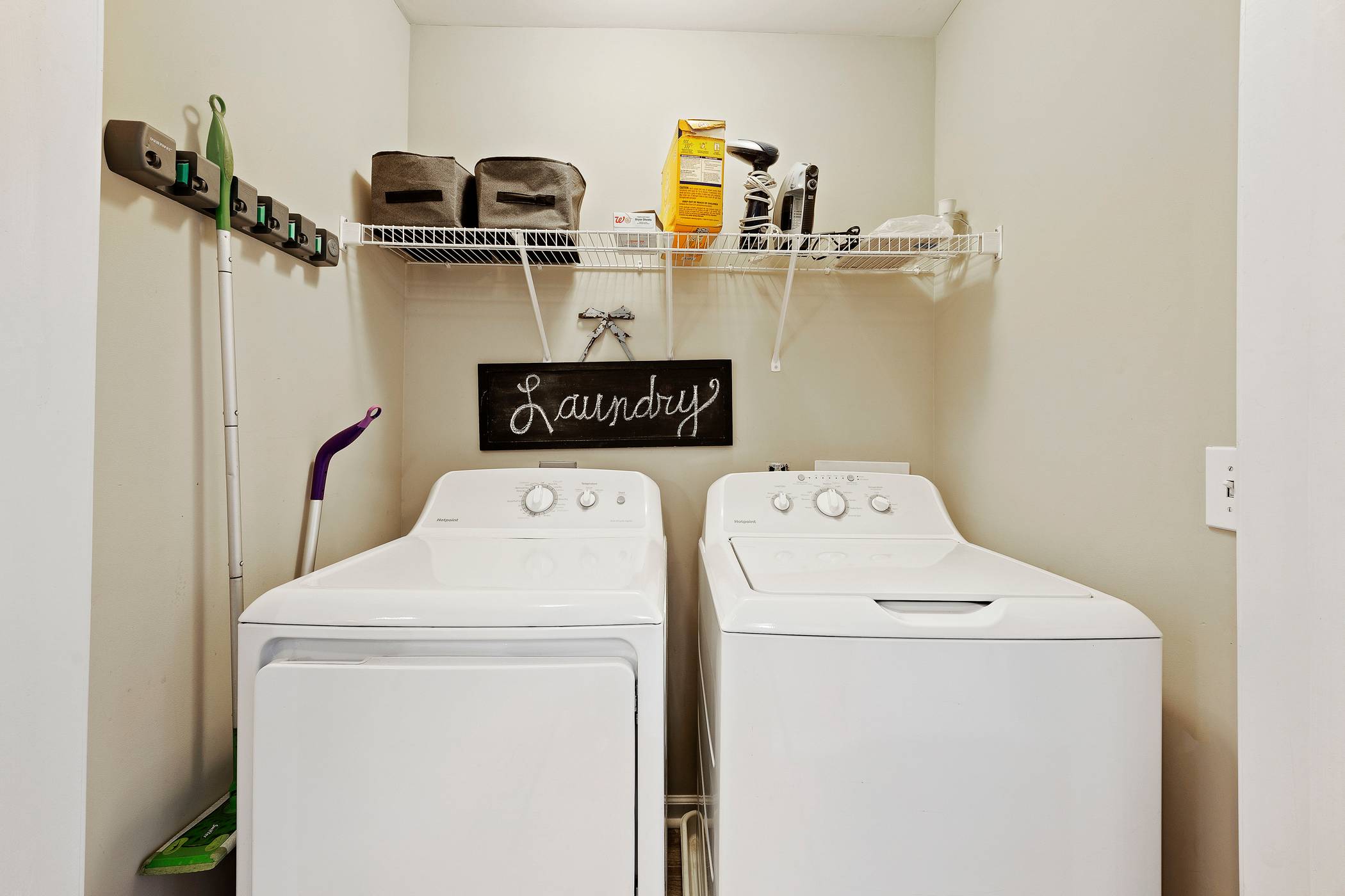 44 Water Tupelo - Laundry