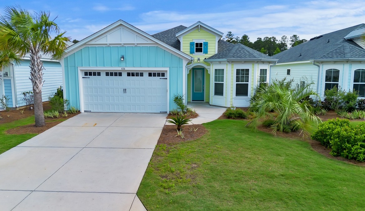 836 Landshark - Front of property