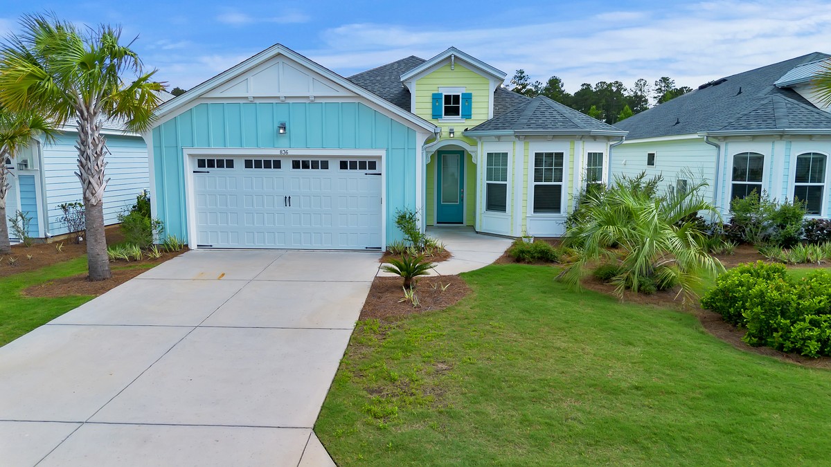 836 Landshark – Front of property 836 Landshark - Front of property