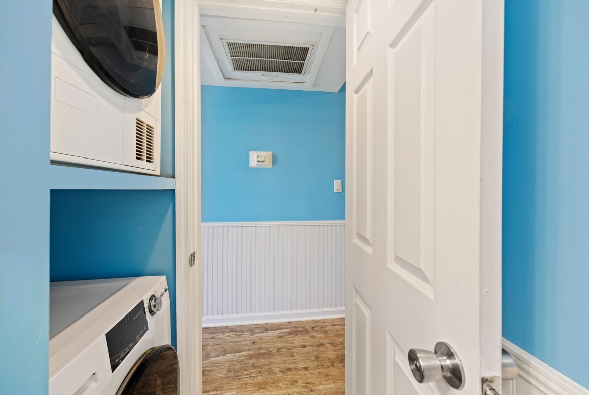 Laundry / Hallway