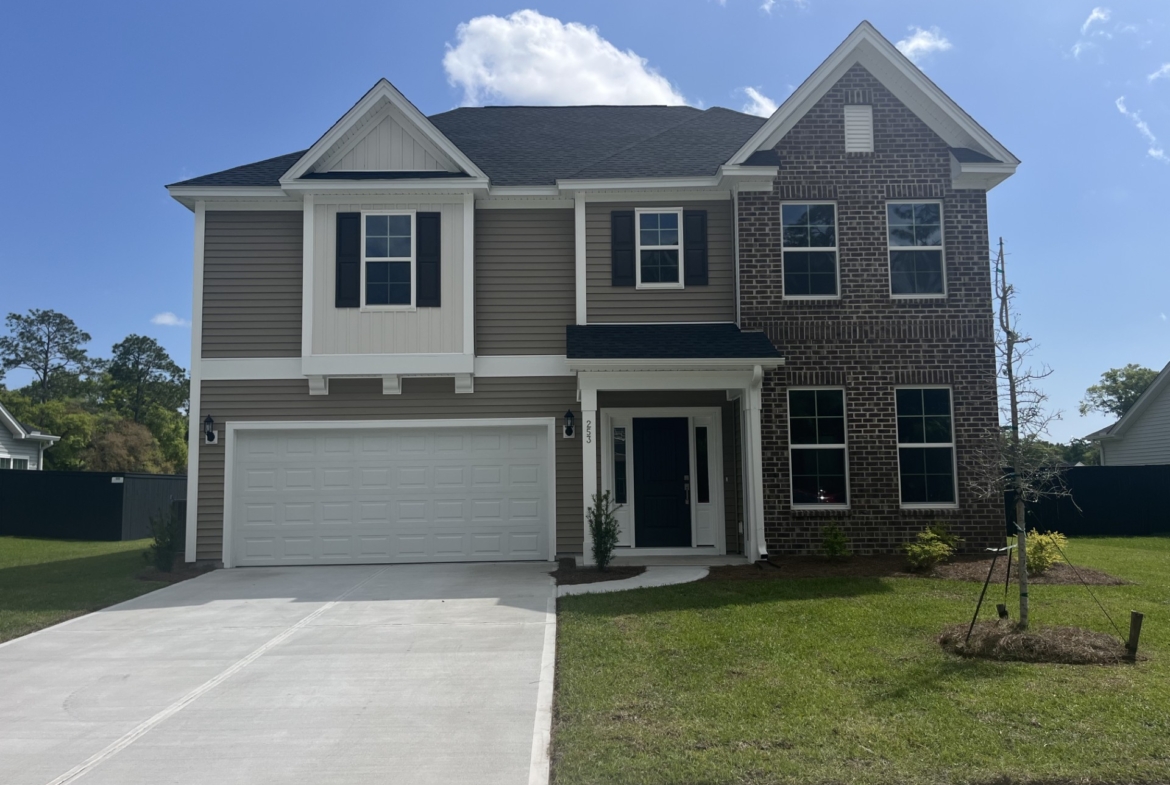 253 Thistle Ln - front of property