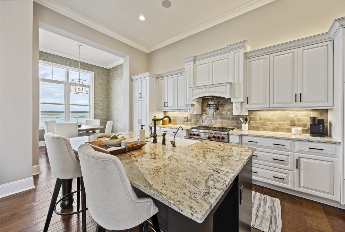 58 Lady Slipper - kitchen