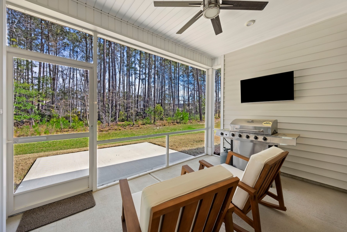 120 Carolina Oaks - screened porch