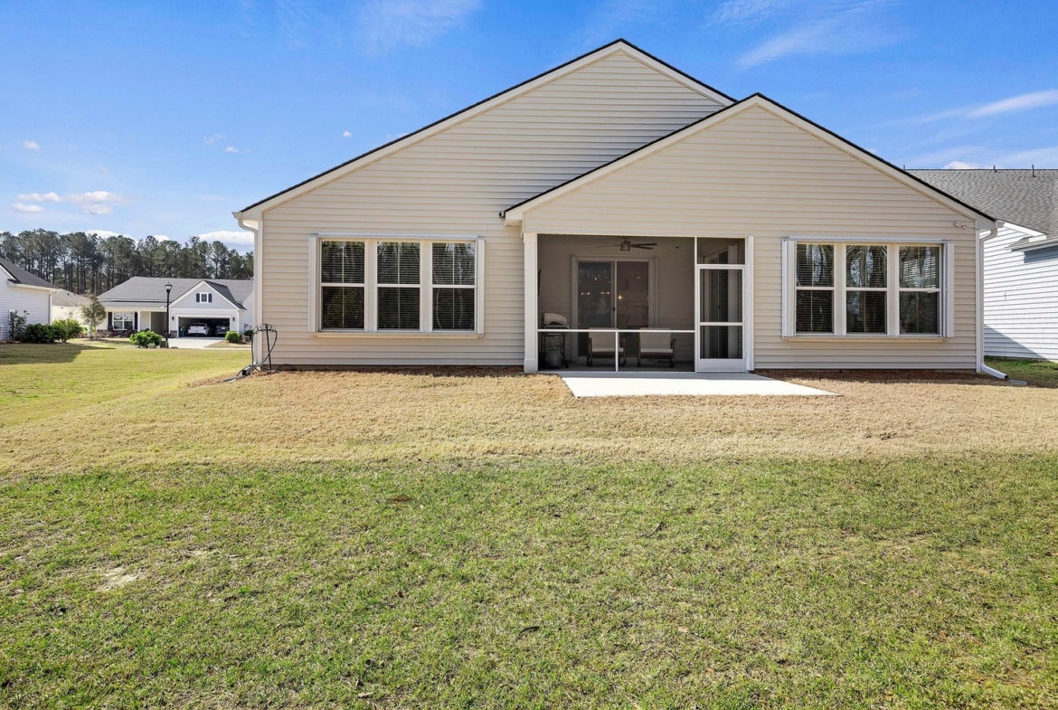 120 Carolina Oaks - backyard