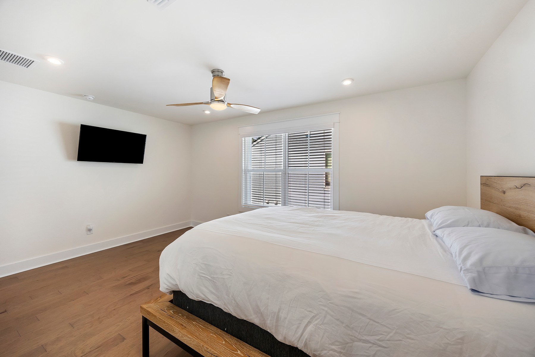 120 Carolina Oaks - upstairs bedroom