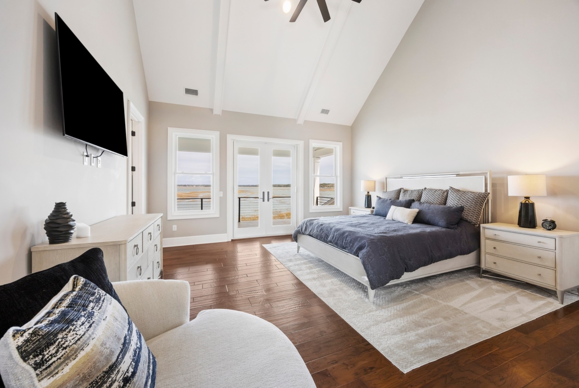 58 Lady Slipper - bedroom