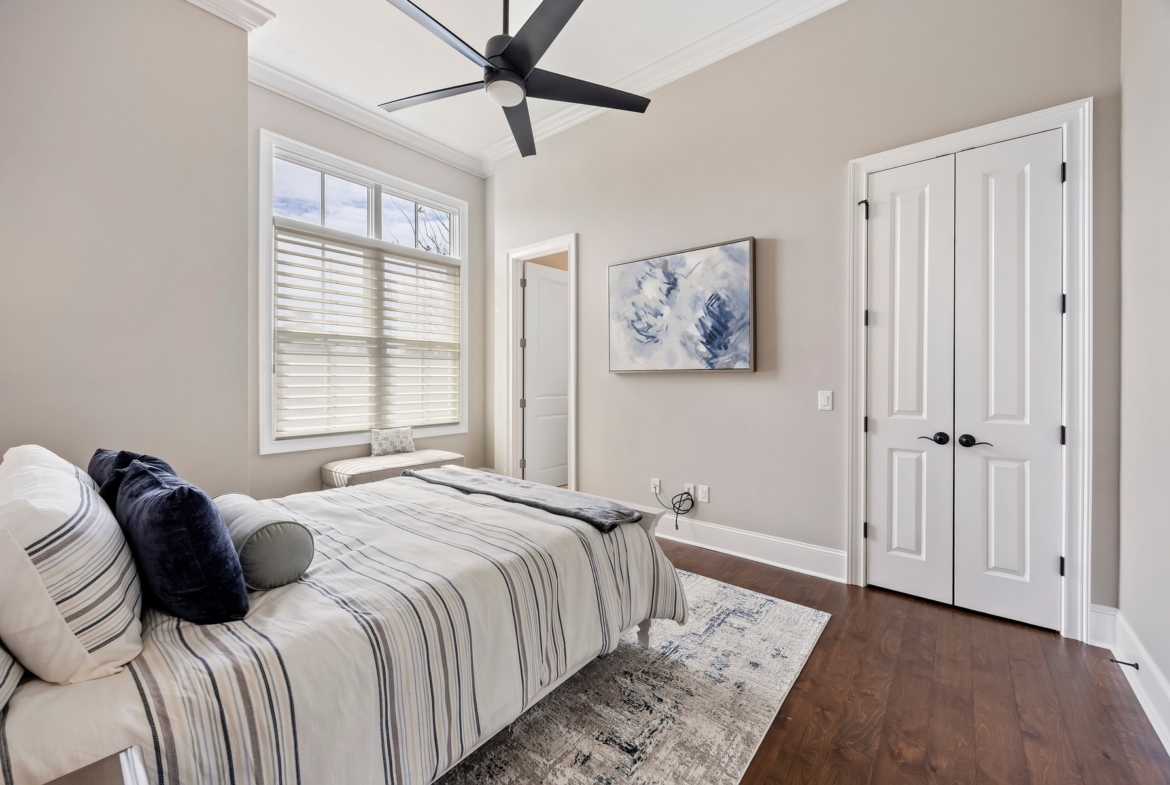 58 Lady Slipper - bedroom