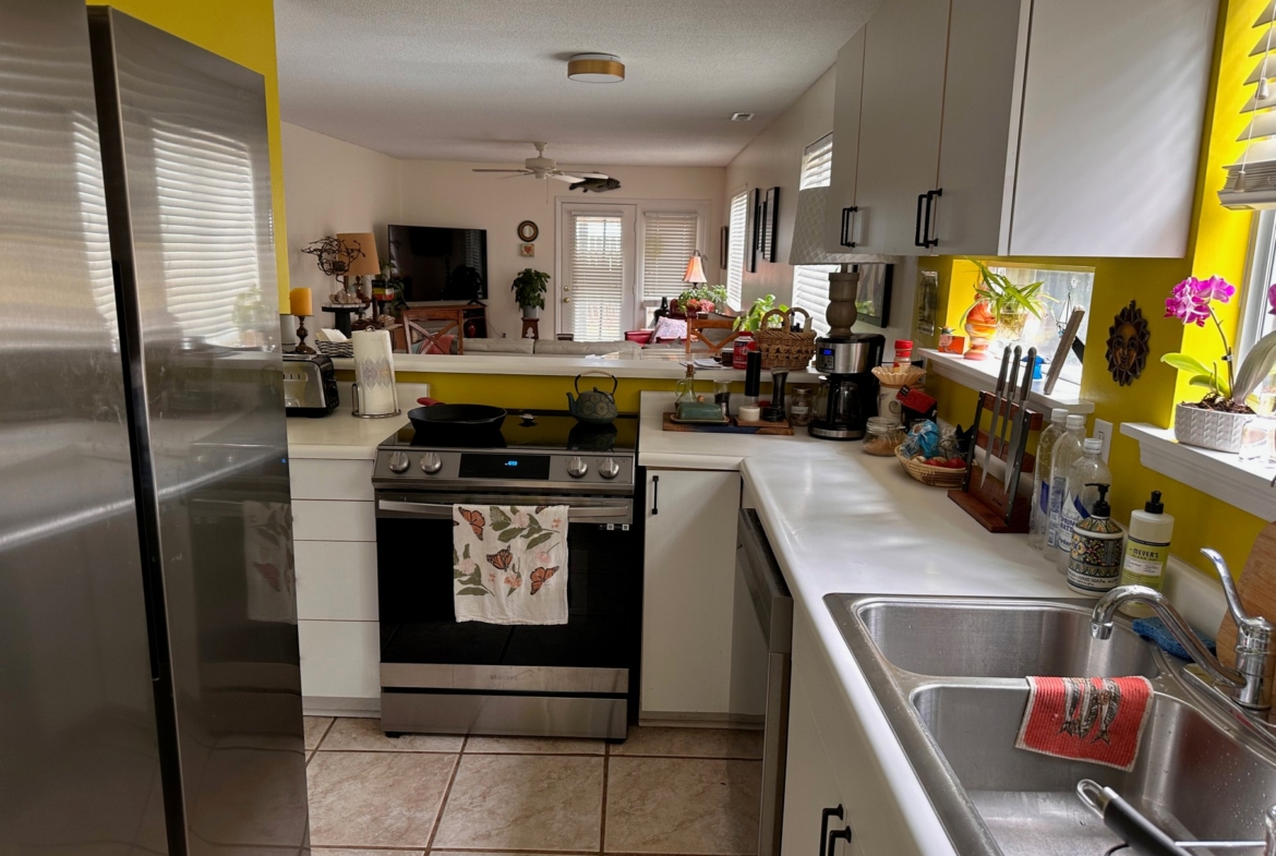 Kitchen of condo