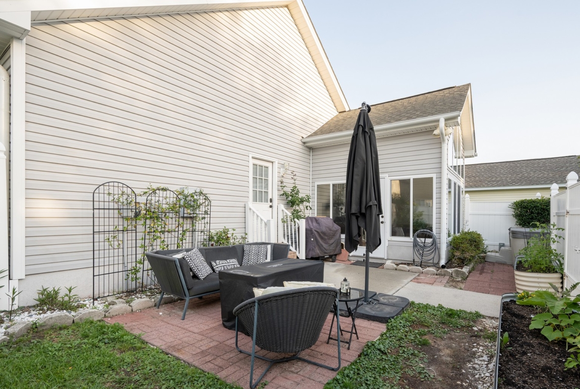 17 Sassafras - patio