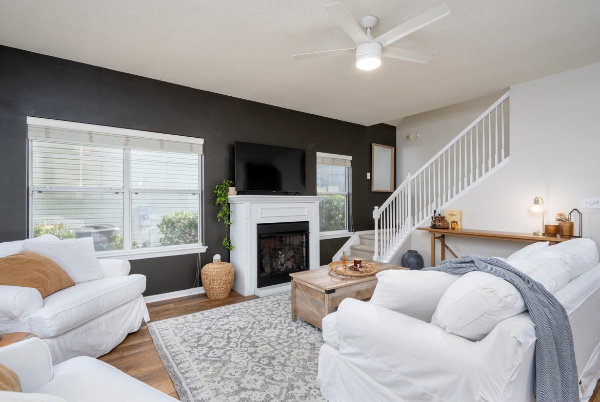 17 Sassafras - living area