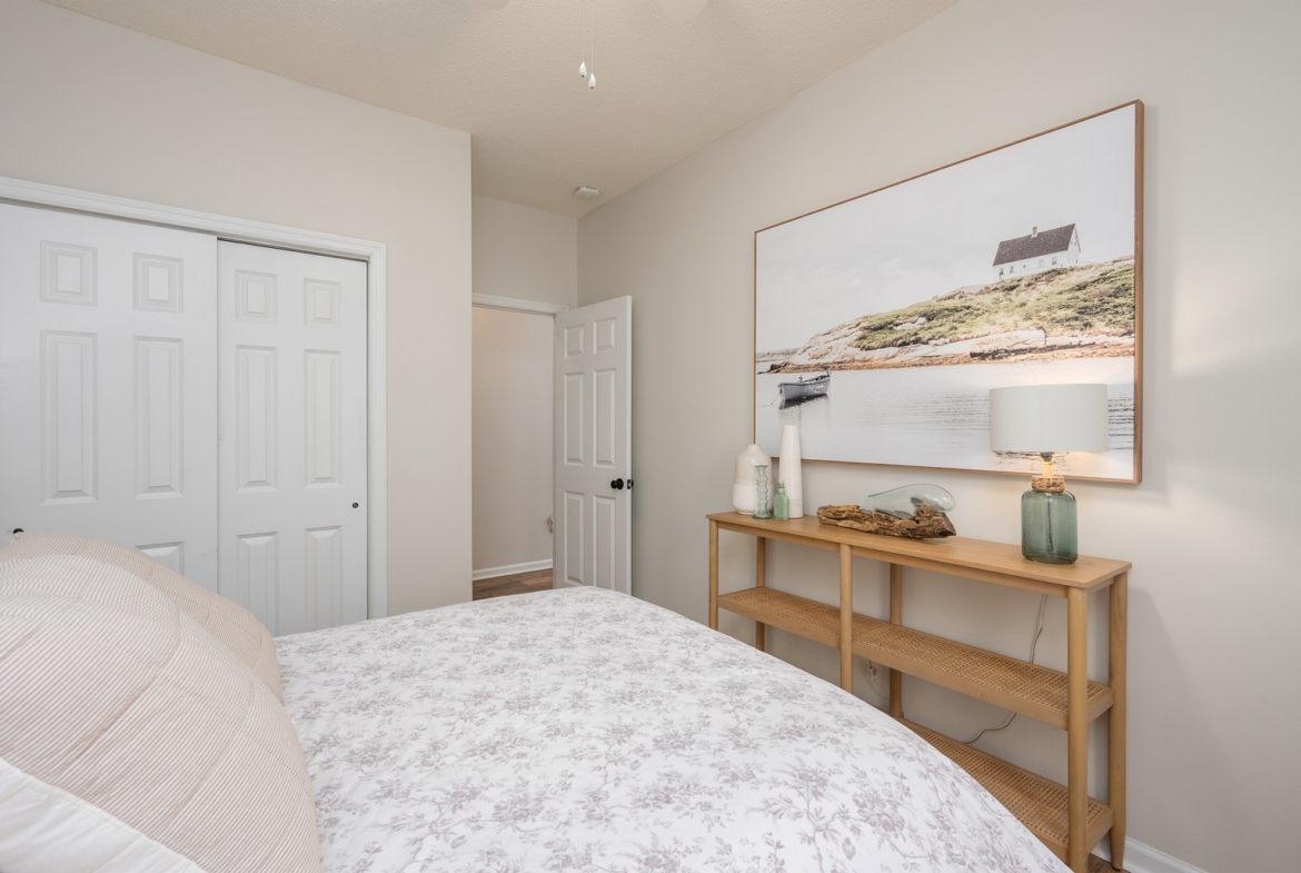 17 Sassafras - bedroom