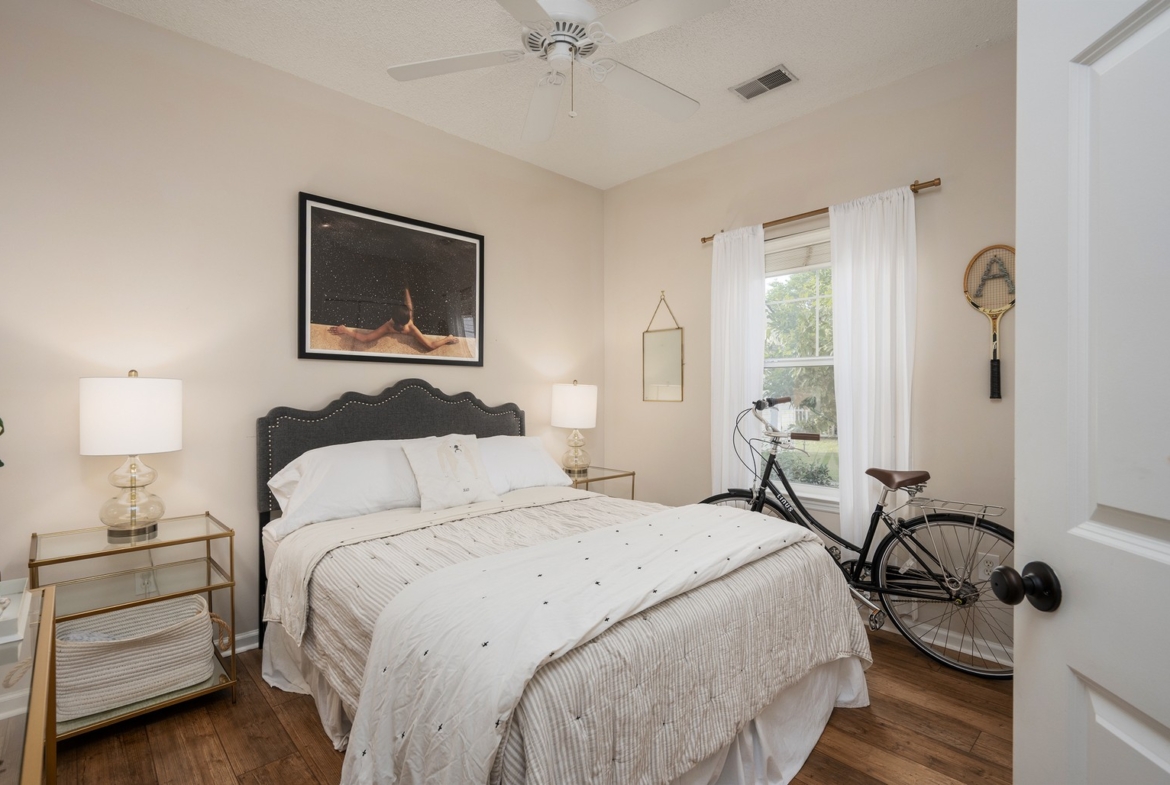 17 Sassafras - bedroom