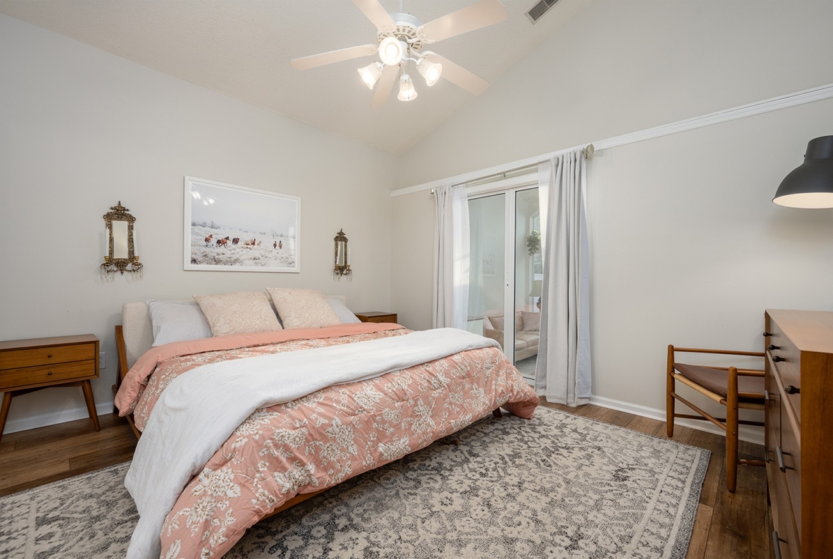 17 Sassafras - bedroom