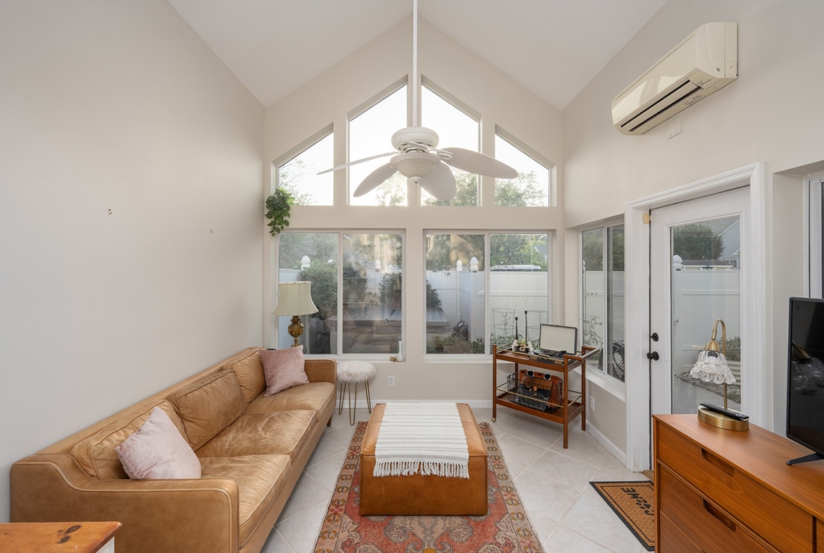 17 Sassafras - sun room