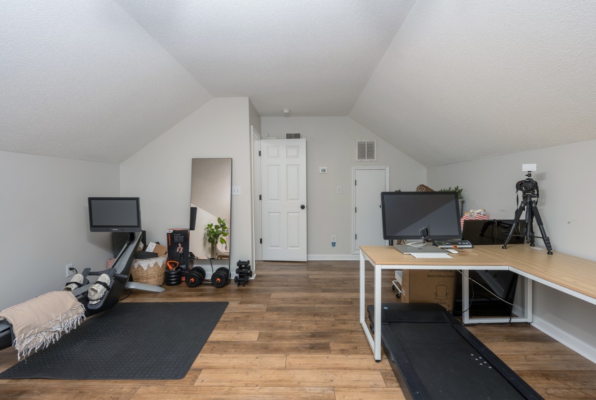 17 Sassafras - office area