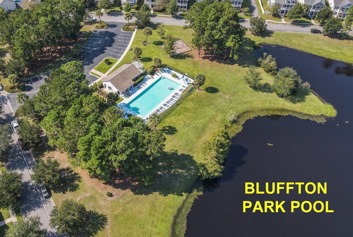 17 Sassafras - aerial of amenities