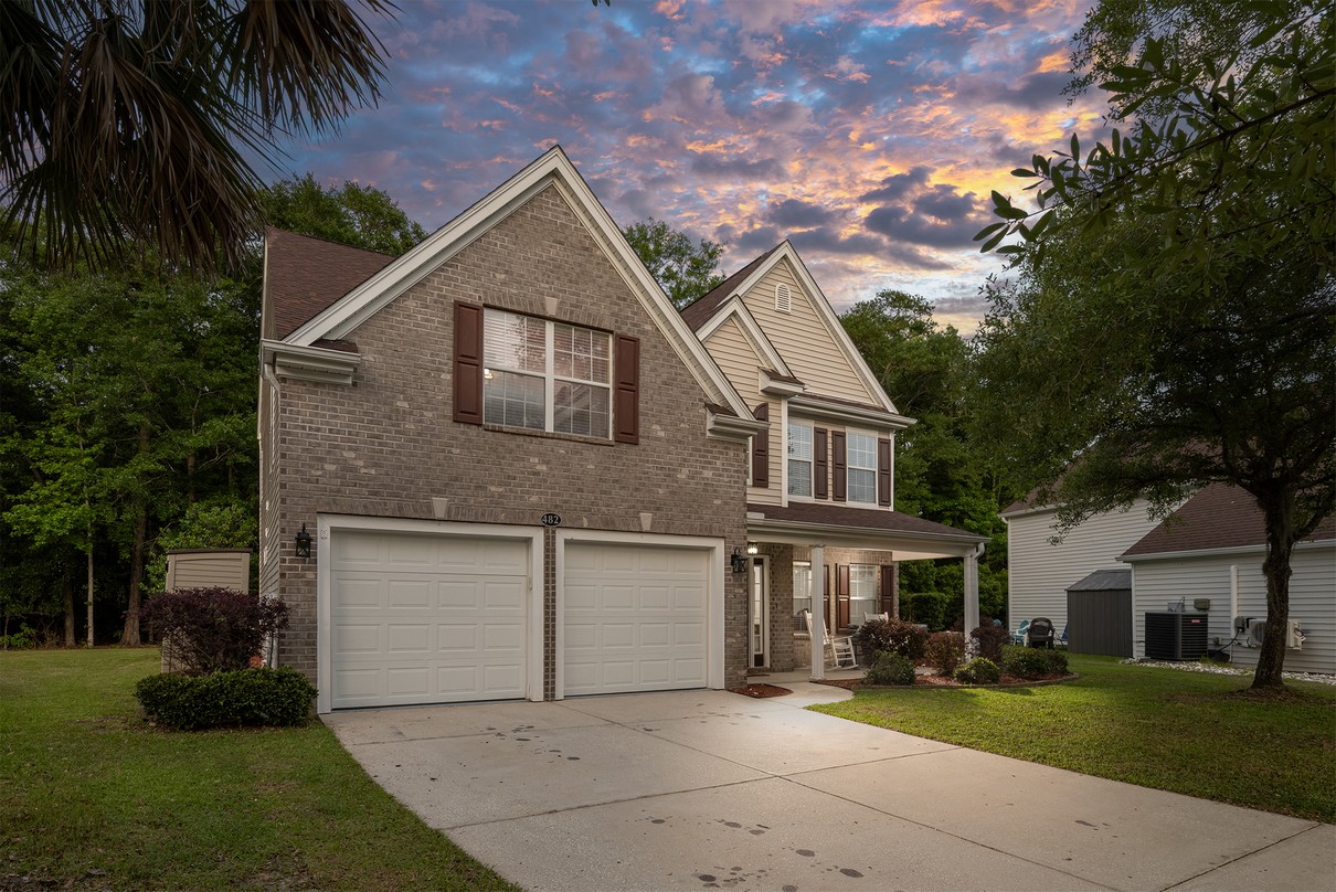 482-live-oak-walk01
