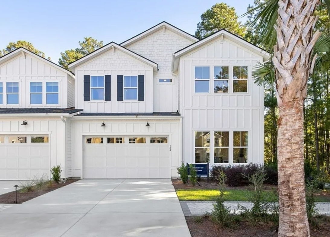 Front of 134 Oleander Way