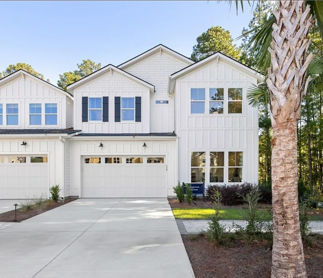Front of 134 Oleander Way Front of 134 Oleander Way