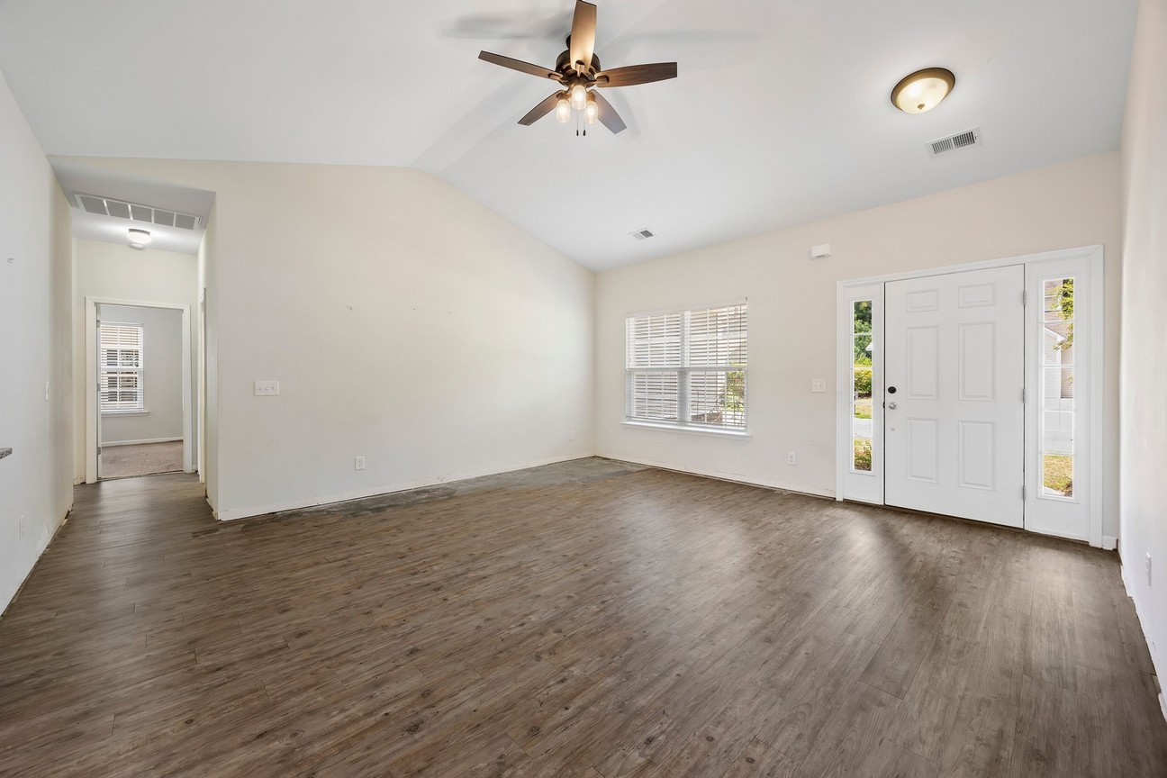 07_24_Sand_Live_Oaks 24 Sand Live Oak - living area