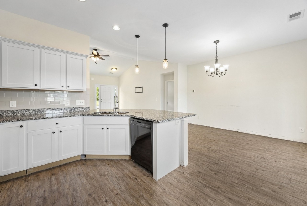 24 Sand Live Oak - kitchen