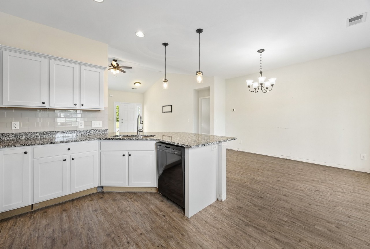 12_24_Sand_Live_Oaks 24 Sand Live Oak - kitchen