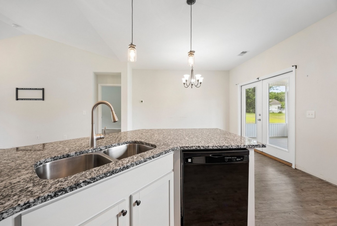 24 Sand Live Oak - kitchen