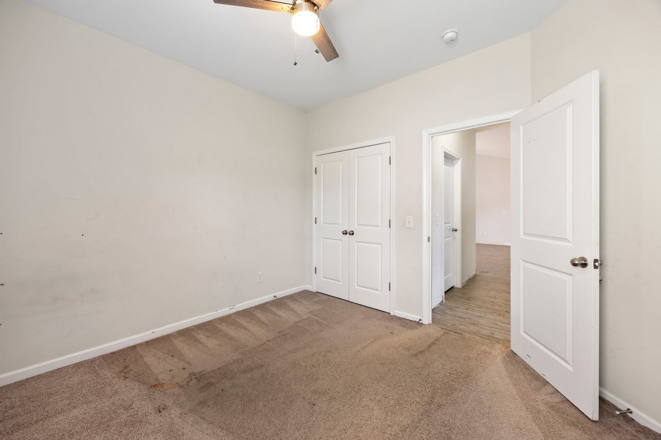 17_24_Sand_Live_Oaks 24 Sand Live Oak - bedroom