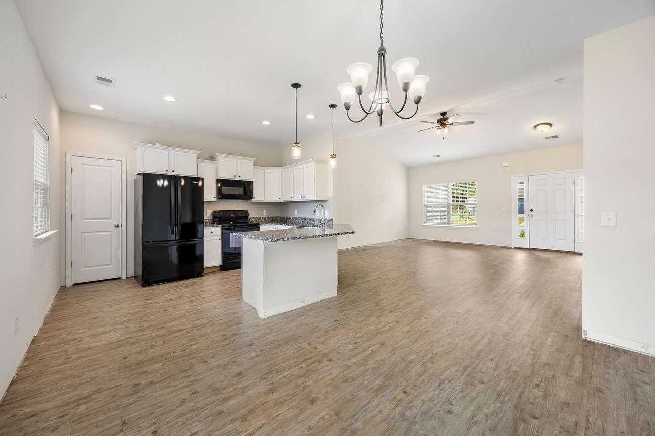 28_24_Sand_Live_Oaks 24 Sand Live Oak - common area