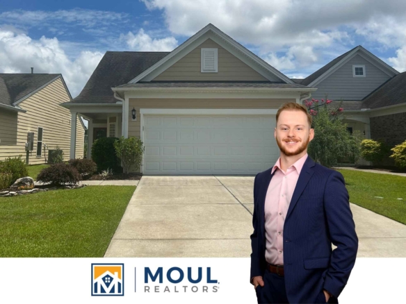 485 Heathwood Dr - Agent in front of property