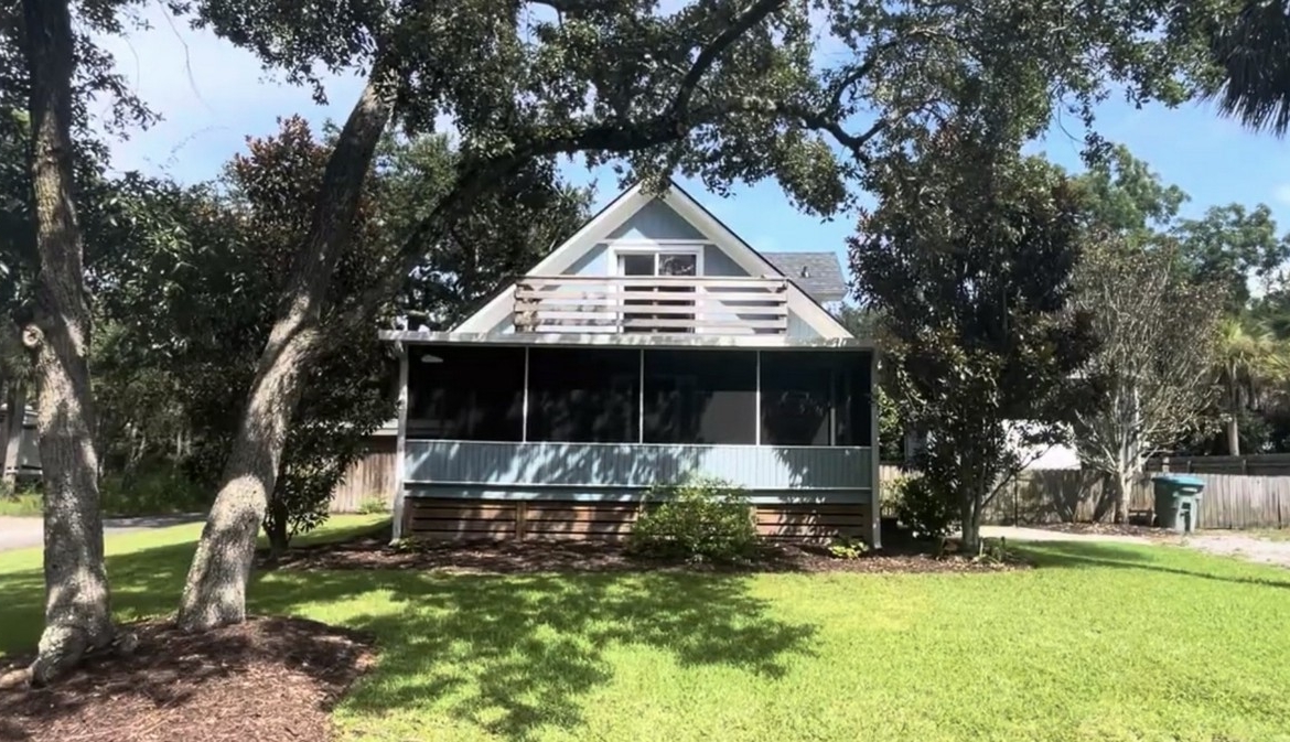 6589 Thomas Lawton Dr - Front of Property